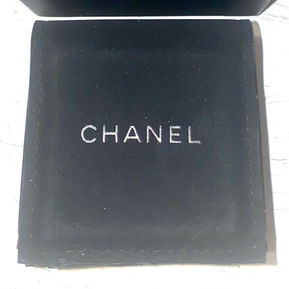 Auth CHANEL Empty Presentation Jewelry Display Gift Storage Box Felt Ring Holder - Picture 4 of 9